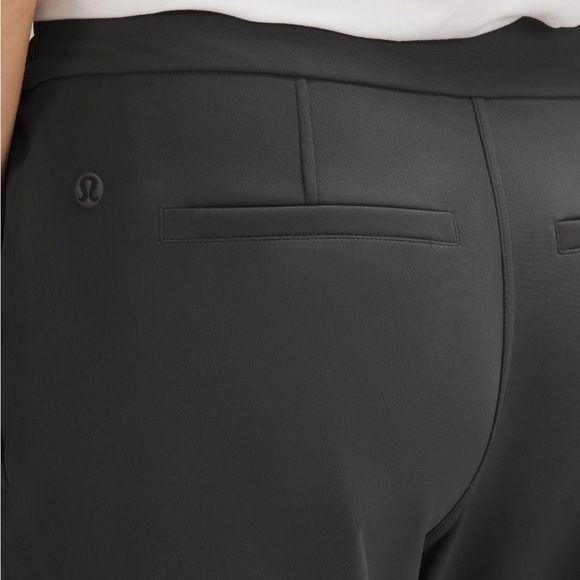 Tapered-Leg Mid-Rise 7/8 Pant *Luxtreme - Picture 5 of 11